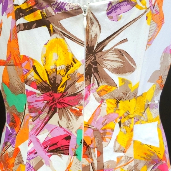 Floral tailored tank sleeve dress - Picture 4 of 4